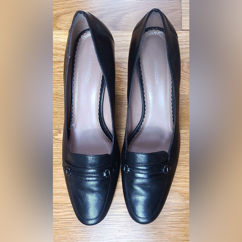 Naturalizer Black Leather Pumps